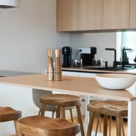 Apartment Sky Park Tower - Free Parking & Modern Style